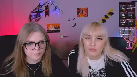 Snapshot of veronica_bubble chatting on 10-30-25, 08:31 Ronni online show from 10-30-25, 08:31