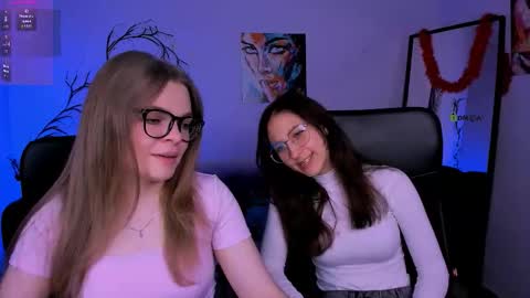 Snapshot of veronica_bubble chatting on 11-15-25, 08:27 Ronni online show from 11-15-25, 08:27