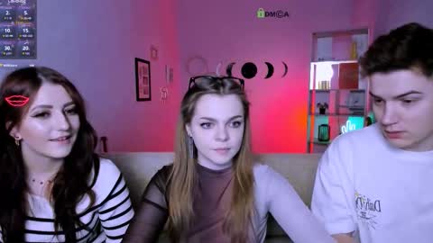 Snapshot of veronica_bubble chatting on 11-23-25, 08:08 Ronni online show from 11-23-25, 08:08