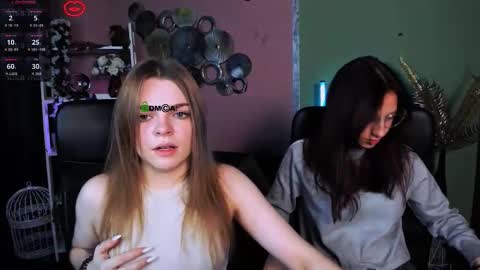 Snapshot of veronica_bubble chatting on 11-30-25, 08:13 Ronni online show from 11-30-25, 08:13