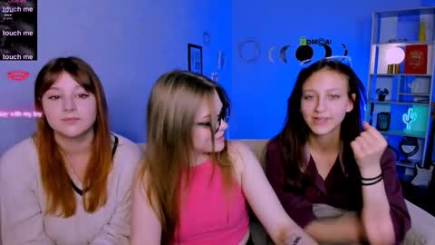 Snapshot of veronica_bubble chatting on 12-01-25, 08:36 Ronni online show from 12-01-25, 08:36