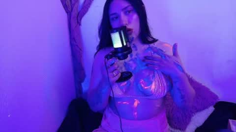 Snapshot of veronica_lewis_ chatting on 12-04-25, 02:59 online show from 12-04-25, 02:59