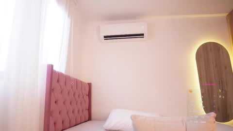 Veronica online show from 02-06-26, 03:48