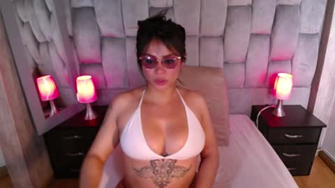Snapshot of veronica_saenzz1 chatting on 01-18-25, 12:57 Vero online show from 01-18-25, 12:57