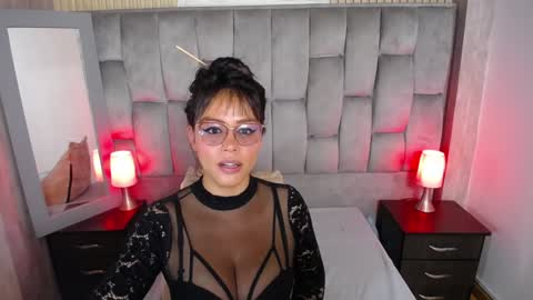 Snapshot of veronica_saenzz1 chatting on 01-31-25, 12:18 Vero online show from 01-31-25, 12:18