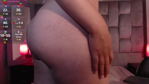 Snapshot of veronica_saenzz1 chatting on 02-22-25, 08:53 Vero online show from 02-22-25, 08:53