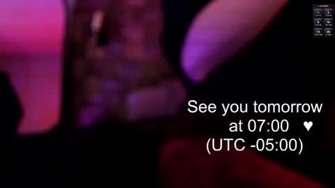 Snapshot of veronicafalcon chatting on 12-24-24, 12:11 Veronica online show from 12-24-24, 12:11