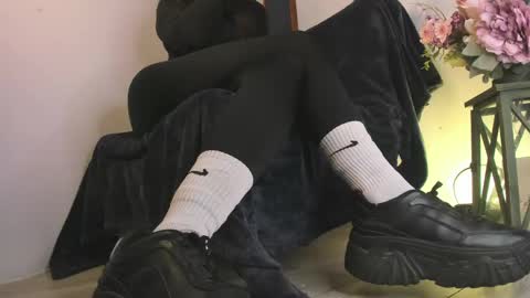 Veronica online show from 04-29-26, 06:03