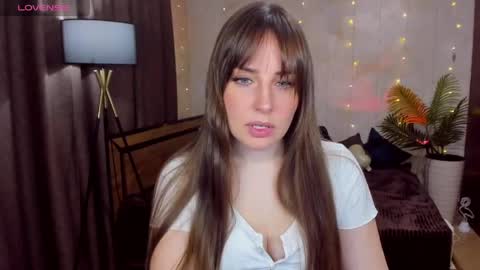 Veronica online show from 04-30-26, 05:03