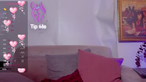 Snapshot of veronicagilss chatting on 01-19-25, 12:49 Veronica Gills online show from 01-19-25, 12:49