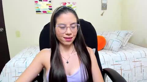 Snapshot of veronicamiller22 chatting on 09-16-25, 01:50 Veronica Miller online show from 09-16-25, 01:50