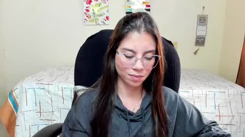 Snapshot of veronicamiller22 chatting on 09-30-25, 06:35 Veronica Miller online show from 09-30-25, 06:35