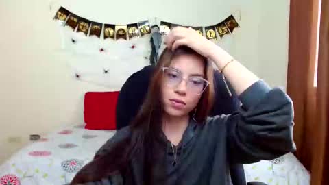 Snapshot of veronicamiller22 chatting on 10-08-25, 08:50 Veronica Miller online show from 10-08-25, 08:50