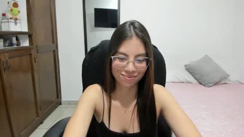 Snapshot of veronicamiller22 chatting on 03-09-26, 03:32 Veronica Miller online show from 03-09-26, 03:32