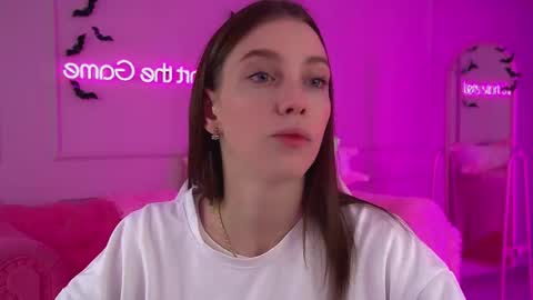 Veronica online show from 10-21-25, 06:25