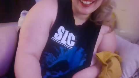 Snapshot of veronicawinterinspring chatting on 11-15-25, 06:11 Veronica Winter online show from 11-15-25, 06:11