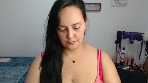 Snapshot of veroniicabbw_ chatting on 05-17-26, 02:46 veroniicabbw_ online show from 05-17-26, 02:46