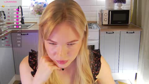 Veronika online show from 10-27-25, 03:38