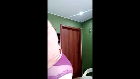 Snapshot of veronikawgold chatting on 03-13-26, 04:57 VeronikawGold online show from 03-13-26, 04:57