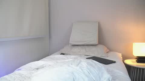  V A L  help me reach 100likes online show from 01-09-25, 01:29