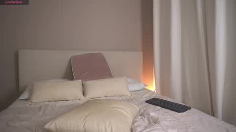  V A L  help me reach 100likes online show from 04-21-26, 01:42