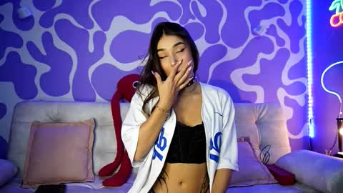        online show from 11-08-25, 01:06