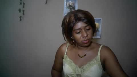 Snapshot of verronique1511 chatting on 04-28-26, 04:06 verronique1511 online show from 04-28-26, 04:06