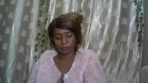 Snapshot of verronique1511 chatting on 05-20-26, 02:40 verronique1511 online show from 05-20-26, 02:40