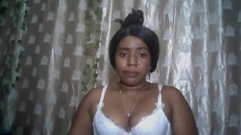 Snapshot of verronique1511 chatting on 05-31-26, 06:31 verronique1511 online show from 05-31-26, 06:31