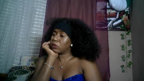 Snapshot of verronique1511 chatting on 07-12-26, 06:10 verronique1511 online show from 07-12-26, 06:10