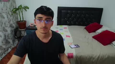 Snapshot of versatileguuy chatting on 09-21-25, 02:46 versatileguuy online show from 09-21-25, 02:46