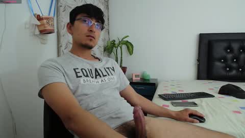 Snapshot of versatileguuy chatting on 10-25-25, 02:52 versatileguuy online show from 10-25-25, 02:52