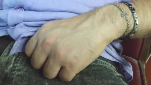 Erik online show from 09-25-25, 05:33