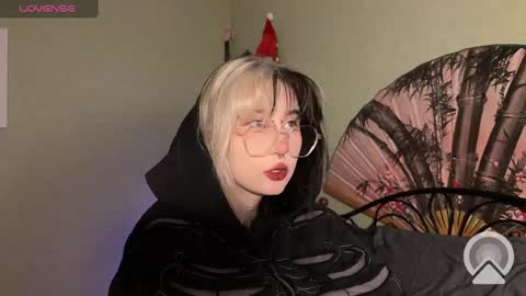 Snapshot of veryraretwins chatting on 01-19-25, 07:15 veryraretwins online show from 01-19-25, 07:15