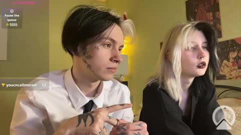 Snapshot of veryraretwins chatting on 02-10-25, 11:02 veryraretwins online show from 02-10-25, 11:02