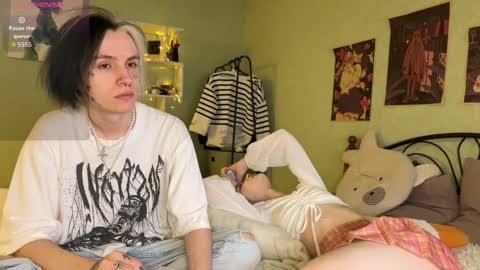 Snapshot of veryraretwins chatting on 10-01-25, 08:26 veryraretwins online show from 10-01-25, 08:26