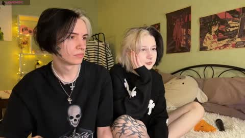 Snapshot of veryraretwins chatting on 10-08-25, 07:55 veryraretwins online show from 10-08-25, 07:55