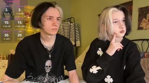 Snapshot of veryraretwins chatting on 10-09-25, 10:08 veryraretwins online show from 10-09-25, 10:08