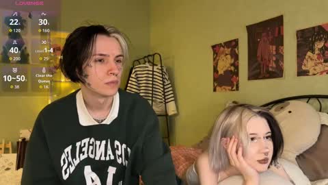 Snapshot of veryraretwins chatting on 10-14-25, 10:43 veryraretwins online show from 10-14-25, 10:43