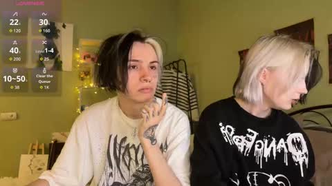 Snapshot of veryraretwins chatting on 10-16-25, 09:49 veryraretwins online show from 10-16-25, 09:49