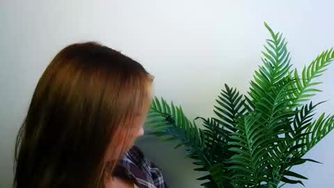 Snapshot of veryveryshygirl chatting on 11-06-25, 09:10 Ana online show from 11-06-25, 09:10