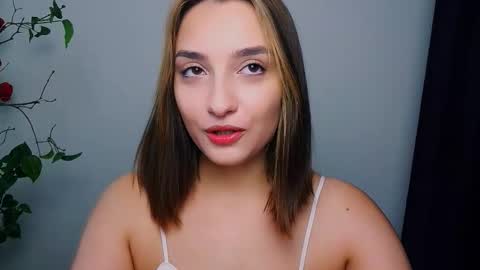 Snapshot of veryveryshygirl chatting on 11-18-25, 12:42 Ana online show from 11-18-25, 12:42