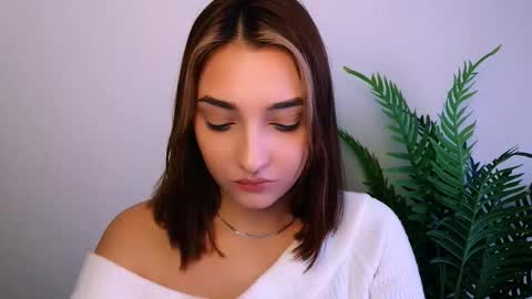 Snapshot of veryveryshygirl chatting on 12-15-25, 10:19 Ana online show from 12-15-25, 10:19