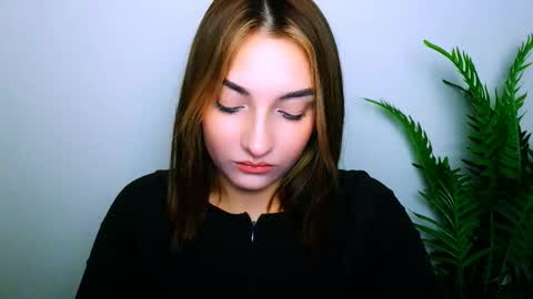 Snapshot of veryveryshygirl chatting on 12-19-25, 03:19 Ana online show from 12-19-25, 03:19