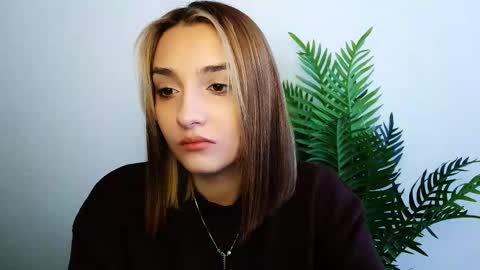 Snapshot of veryveryshygirl chatting on 01-12-26, 11:48 Ana online show from 01-12-26, 11:48