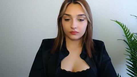 Snapshot of veryveryshygirl chatting on 03-11-26, 12:55 Ana online show from 03-11-26, 12:55
