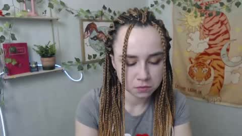 Snapshot of veryveryvery_shy chatting on 05-05-26, 05:26 veryveryvery_shy online show from 05-05-26, 05:26
