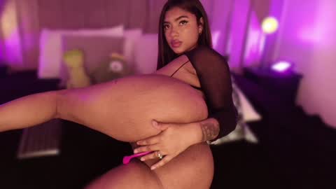 Snapshot of verza_h23 chatting on 02-08-25, 11:02 Sthefanny online show from 02-08-25, 11:02