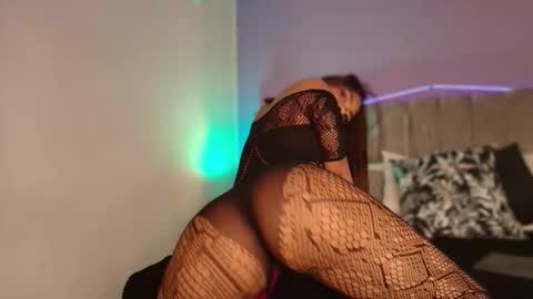 Snapshot of verza_h23 chatting on 02-10-25, 10:51 Sthefanny online show from 02-10-25, 10:51