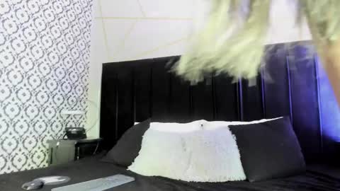 Snapshot of verza_h23 chatting on 09-23-25, 11:57 Sthefanny online show from 09-23-25, 11:57